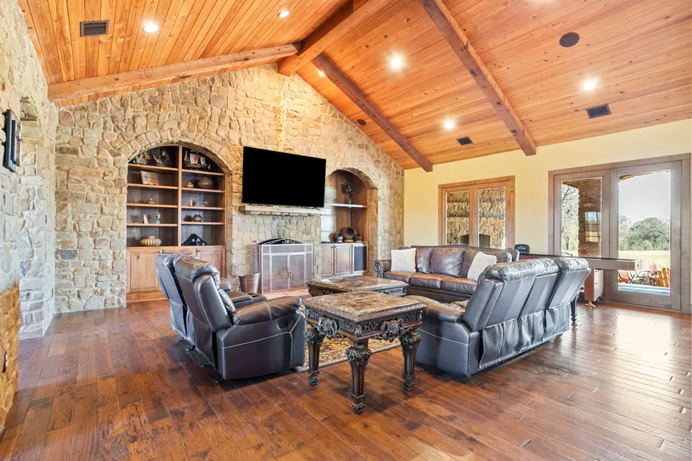 1561 Fm 934 Blum, TX 76627